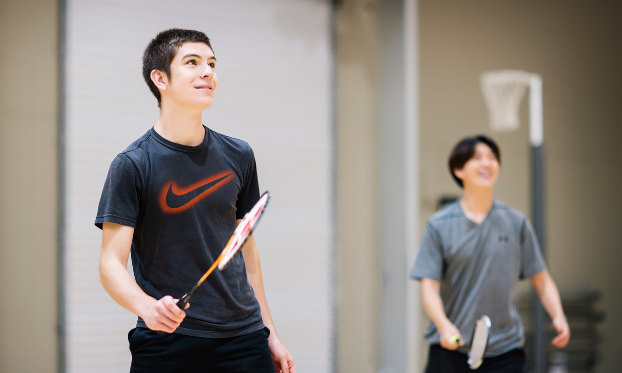 Students play badminton at the Manawatū Rec Centre