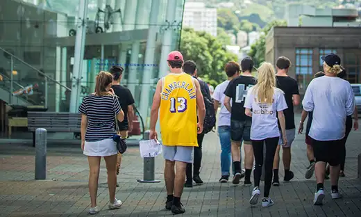 Students walking on ӰԺ Wellington campus