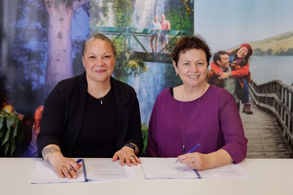 Northland Inc Board Chair Suzanne Duncan and Vice-Chancellor Professor Jan Thomas signing the agreement in Whangārei on Monday 3 November 2025.