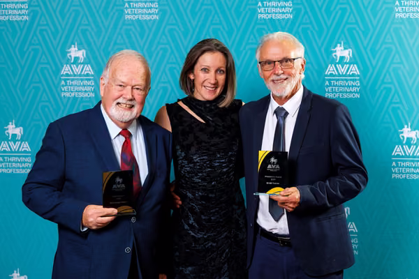 Image of Professor Emeritus Roger Morris with President of AVA Dr Gemma Chuck and Dr Bill Tranter at the AVA Awards gala dinner in Brisbane.