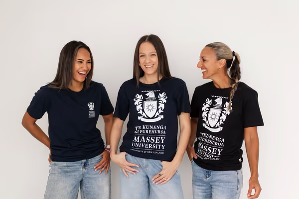 Massey staff and students showcase their team spirit with MU tshirts