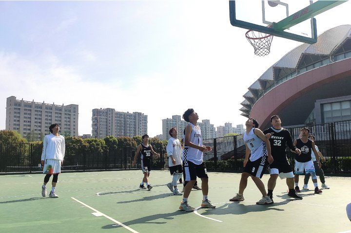 Massey basketball team at a Massey Learning Centre.