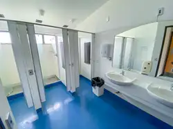 Shared bathrooms in Te oha a hine-au-ropa