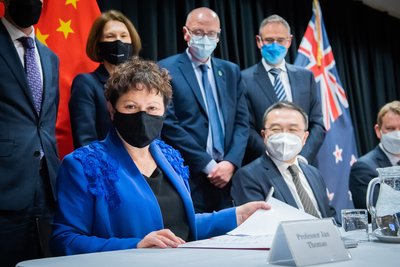 Vice-Chancellor signs renewed MOU with Peking University - Vimarsana News