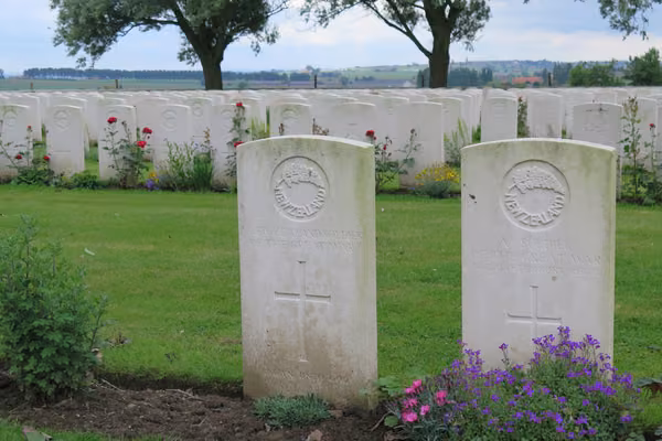 Unknown New Zealand graves in Messines