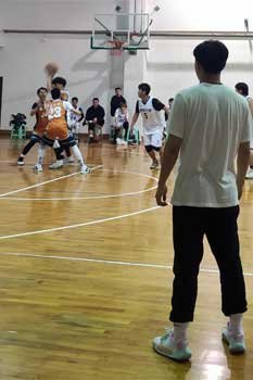 MLC students in the Massey-China Basketball Team