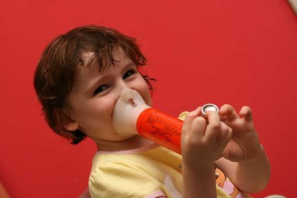 Child using an inhaler