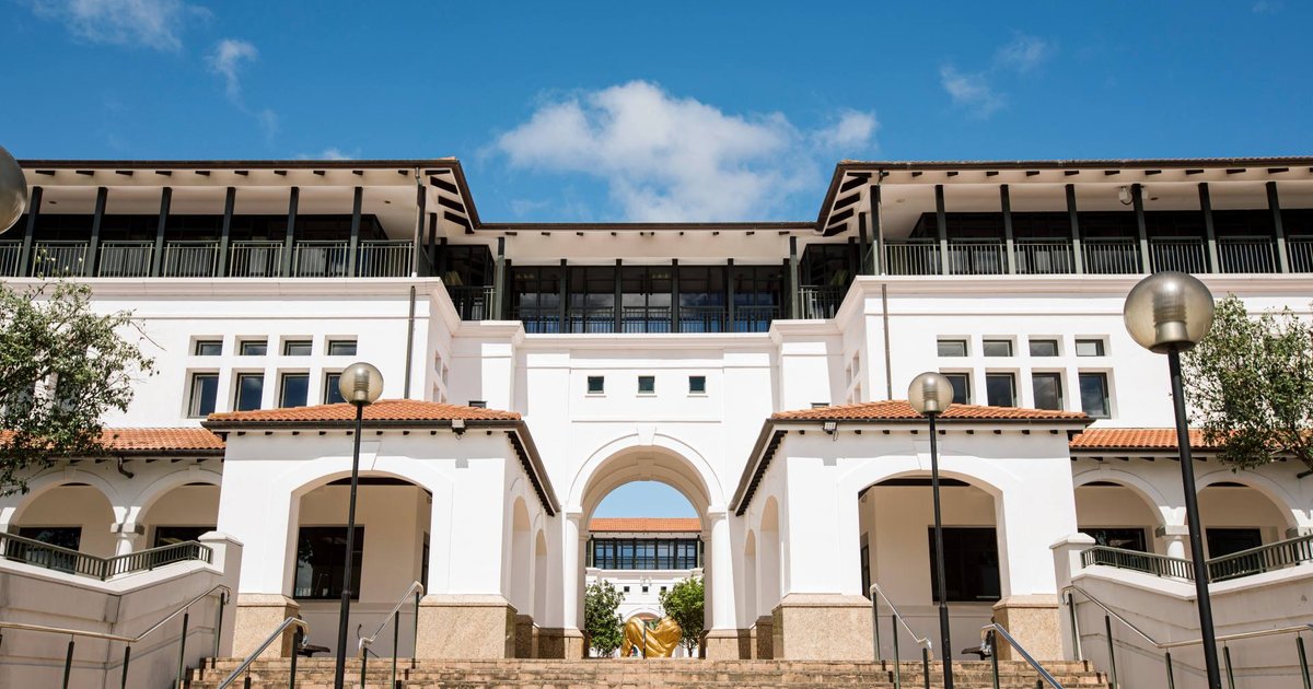 Study on the Auckland campus - Massey University