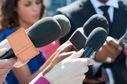 New study finds female journalists paid 26 per cent less  - image1