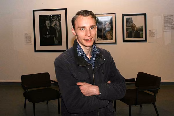 Curatorial internship for fine arts graduate - image1
