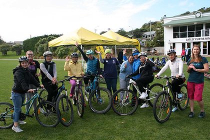 Bike ride introduces refugee women to NZ great outdoors  - image1