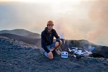 Having a look inside an eruption - image1