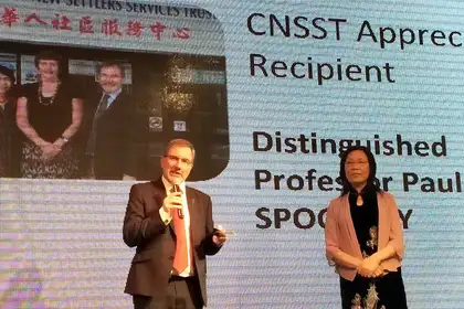 Sociologist awarded for support to Chinese migrants - image1
