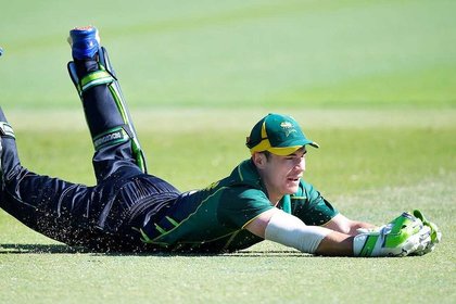 Ma'ara Ave playing cricket
