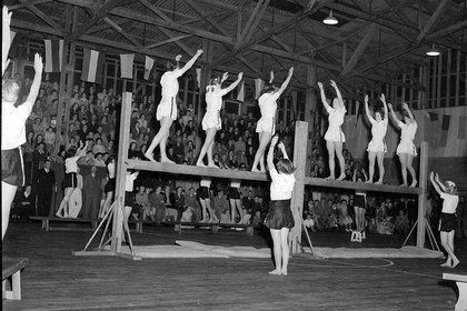 Book explores sporting history of NZ - image1