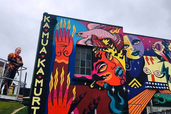 Hall-Xoë-Ka-Mua-Ka-Muri-2020