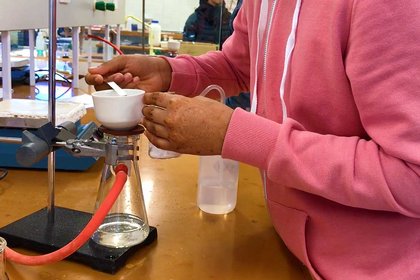 Chemistry department opens its doors - image1